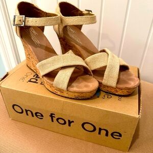 TOMS - Sierra Strappy Wedge. Excellent condition. Size 7.5
